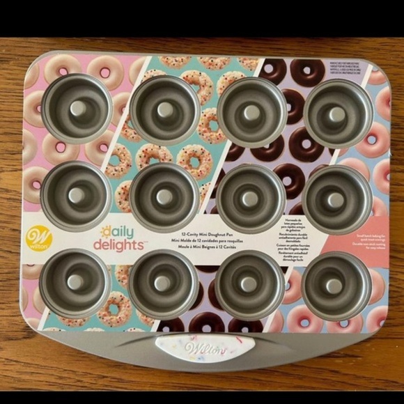 Set of 2 Wilton Non-Stick Donut Pan 12-Cavity - Picture 1 of 3